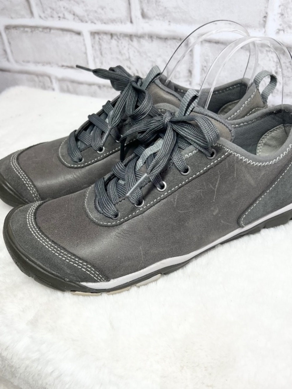 |•KEEN•| Grey Activewear Round Rubber Toe Shoes Size 8.5